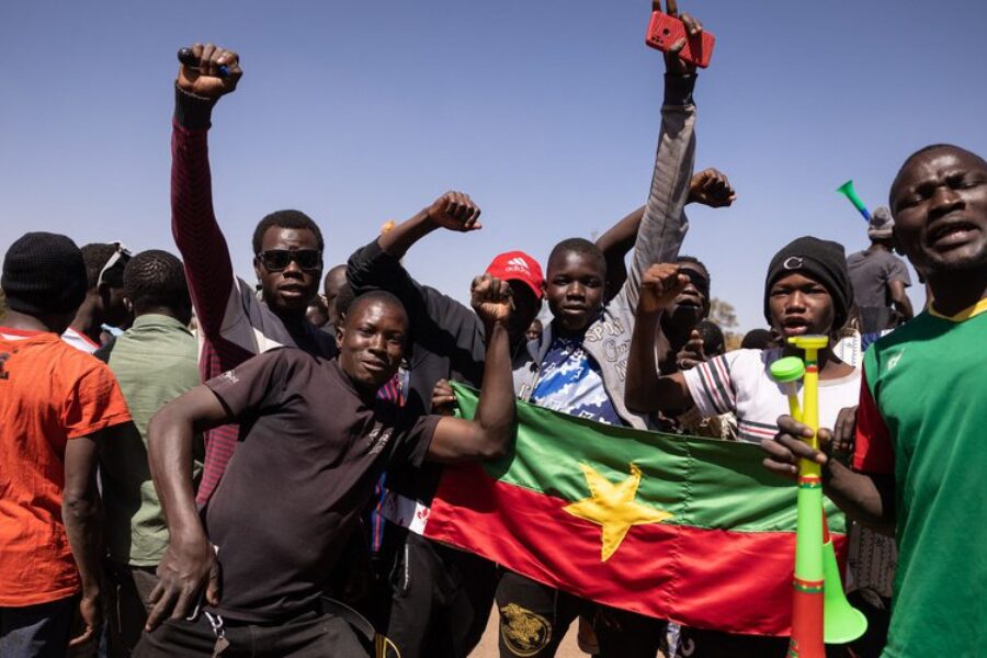 Pourquoi parle-t-on des coups d’État au Mali et au Burkina Faso ?