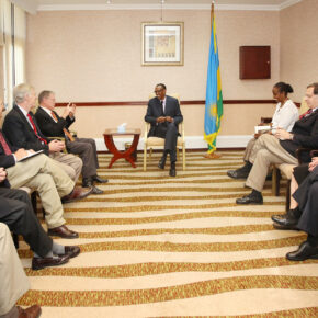 Robert Menendez dénude Paul Kagame. Muan’a Kongo Keba…