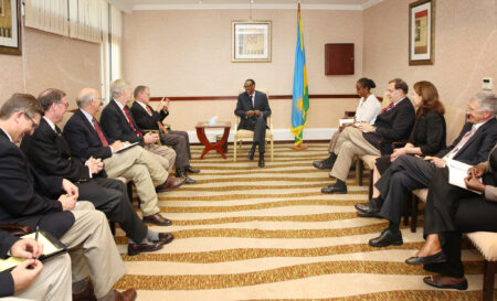 Robert Menendez dénude Paul Kagame. Muan’a Kongo Keba…